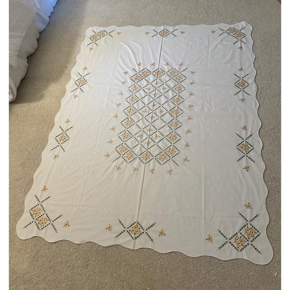 Vintage White Embroidered Floral Tablecloth Scalloped Edge Yellow Green Flowers
